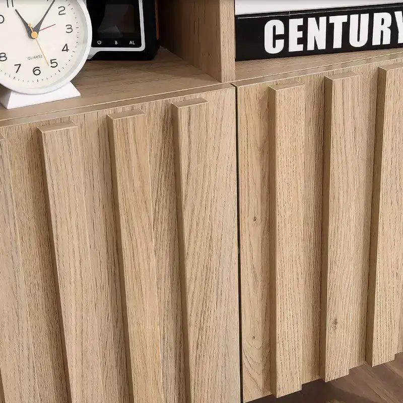 Credenza a 2 ante in rovere scanalato