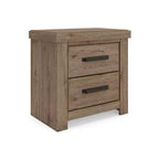 Comodino Ashley Contoura a due cassetti con design d'autore, effetto legno rustico marrone chiaro con ricarica USB